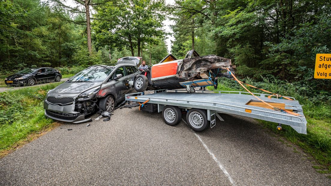 Dubbel pech voor politie-Porsche in Ommen