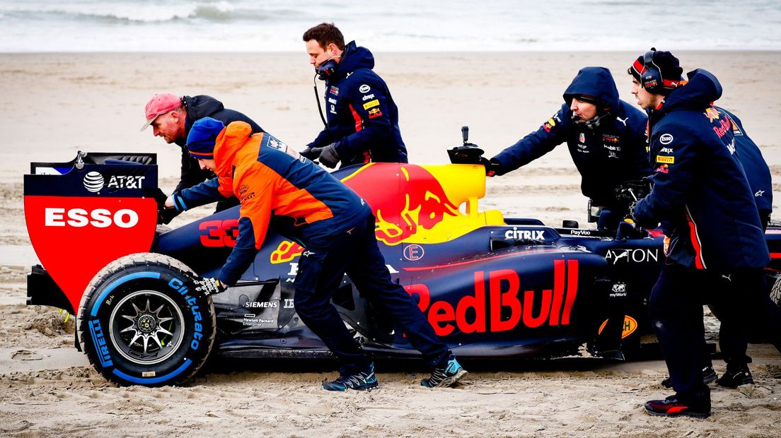 Formule 1-team op het strand