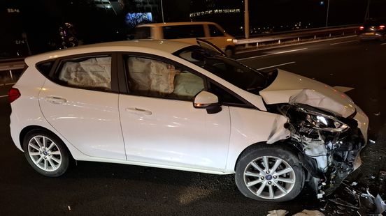 Aanrijding met vier voertuigen op de A20 | Telefoonwinkel in Berkel en Rodenrijs overvallen. Aanrijding met vier voertuigen op de A20 | Telefoonwinkel in Berkel en Rodenrijs overvallen.