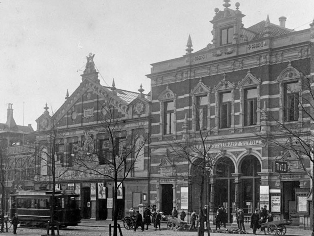 Schouwburg Tivoli aan de Coolsingel rond 1915