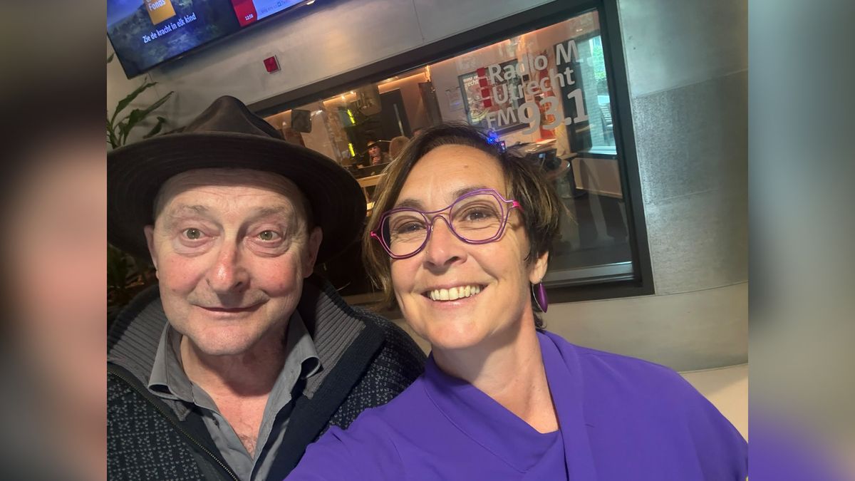 Ronald leerde 3000 adressen uit zijn hoofd omdat hij niet goed kon lezen, nu helpt hij anderen
