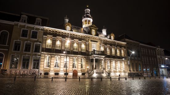 Democratie in Roermond: twee kommen en vier balletjes bepalen restzetel Home