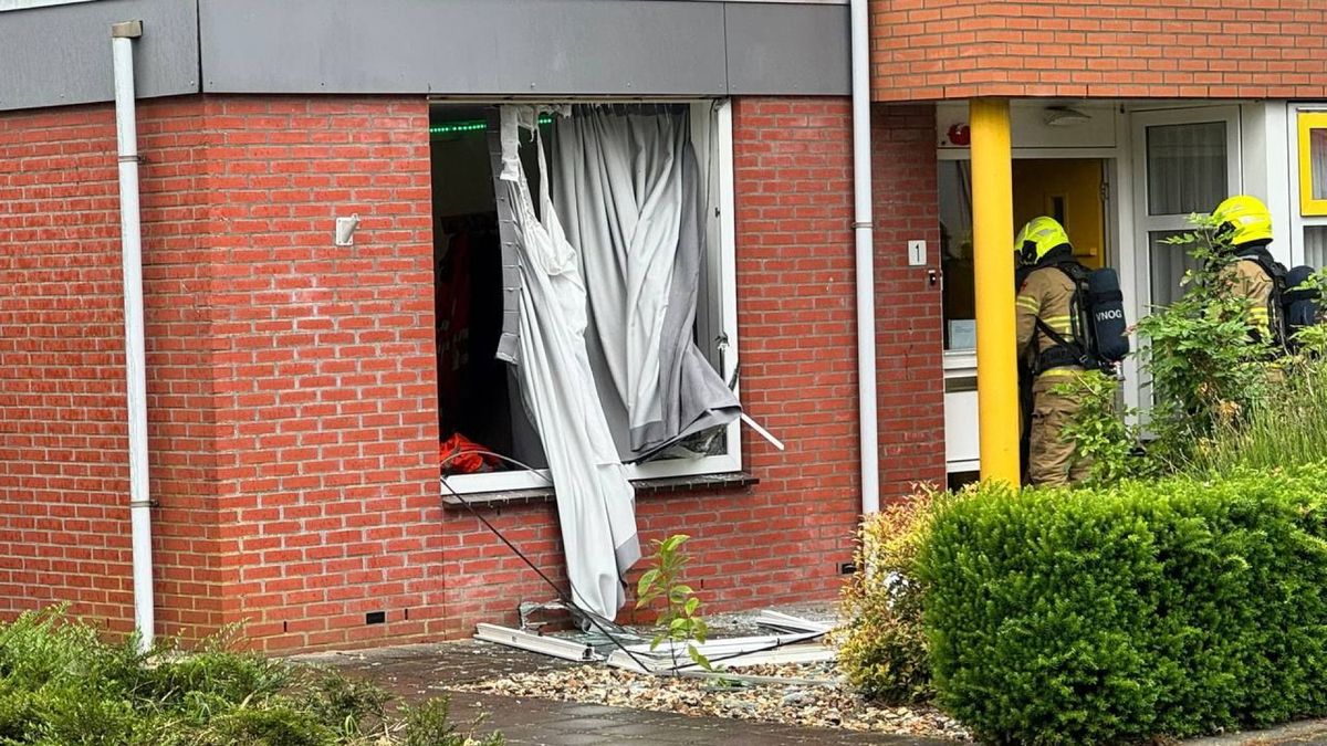 Gasexplosie in Nunspeet • motorrijder gewond