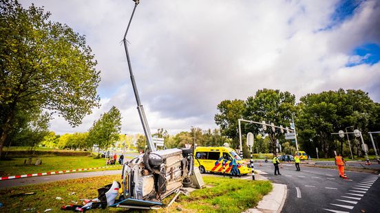 Ravage op de weg door ongeval. Ravage op de weg door ongeval.