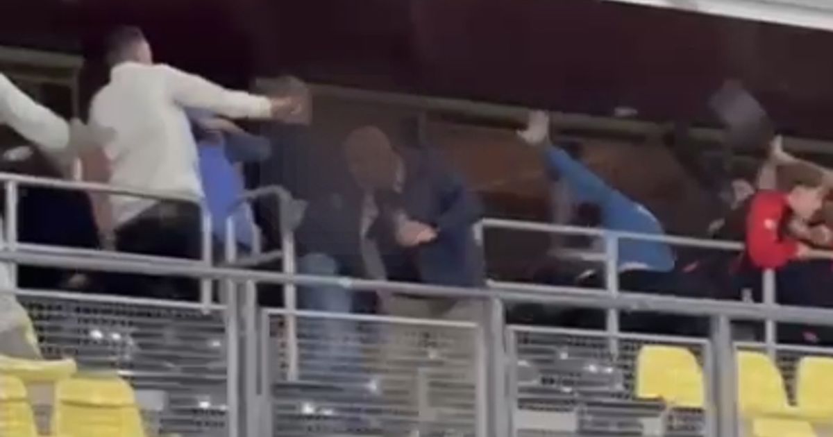 Massale vechtpartij supporters amateurclubs, stoelen vliegen door de lucht: drie gewonden