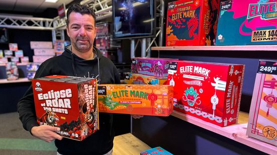 Bas opent zijn vuurwerkwinkel maand eerder: 'Bestellingen vliegen om de oren' Home