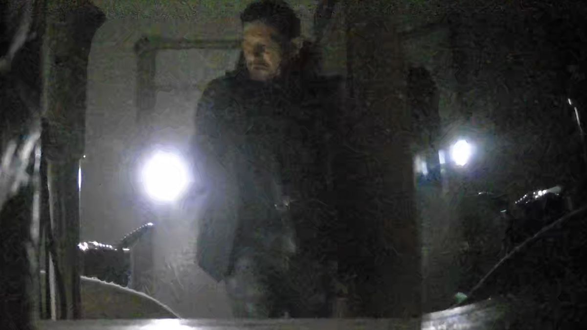 Woning overhoop gehaald: inbrekers stelen goud en diamanten ring