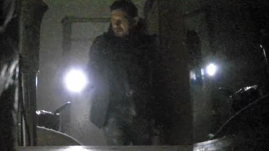 Woning overhoop gehaald: inbrekers stelen goud en diamanten ring