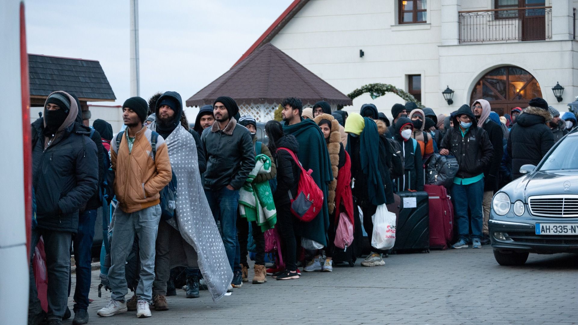 Vluchtelingen uit Oekraïne bij de grens met Roemenië