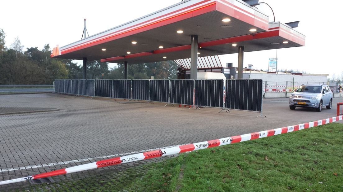 Hekken om het tankstation