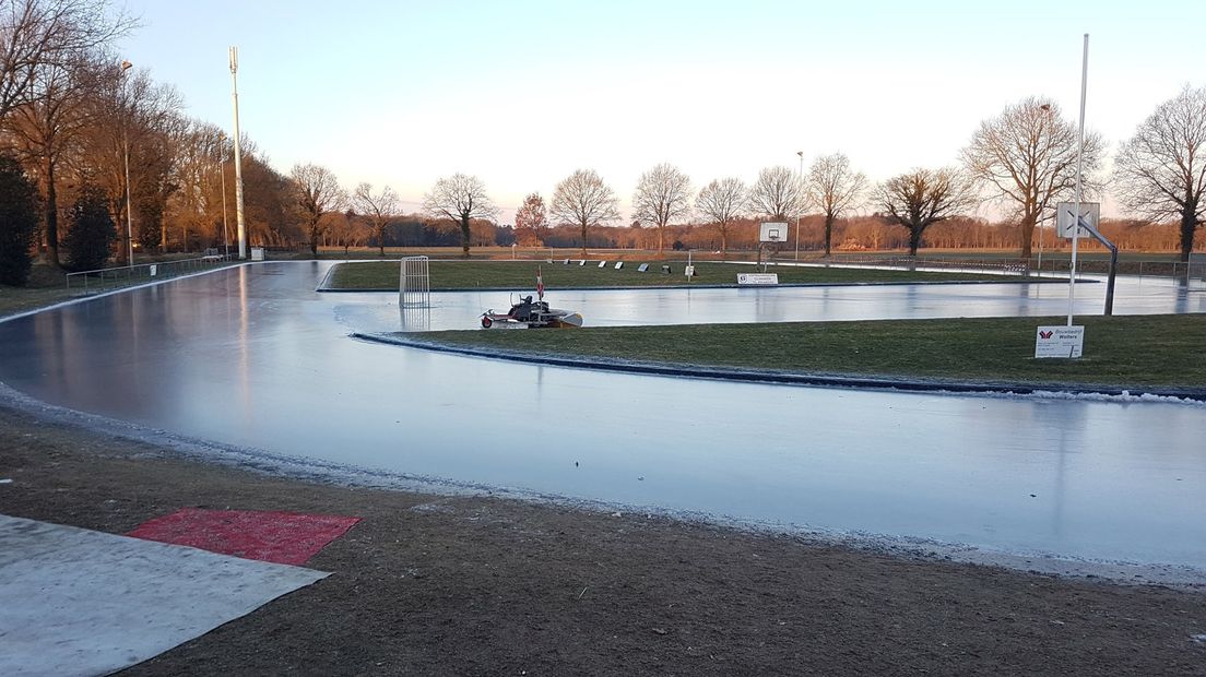 De ijsbaan in Noordlaren, woensdagochtend