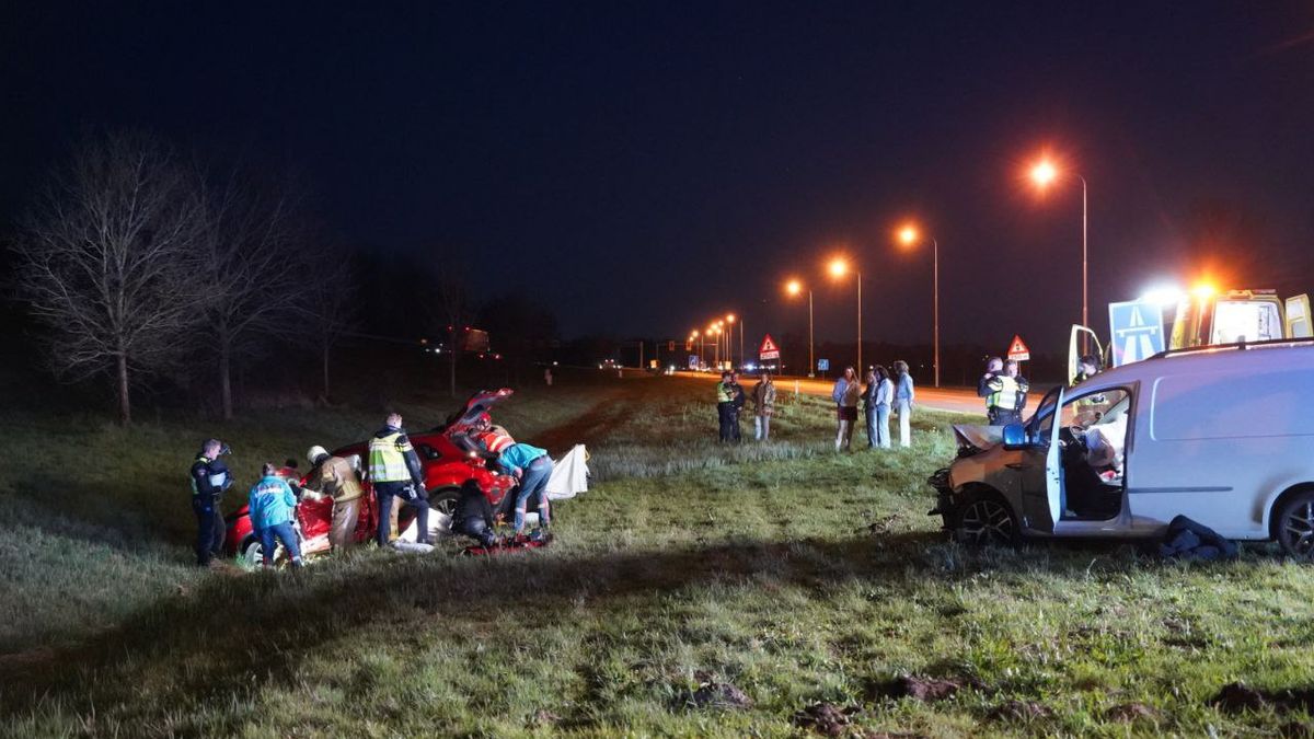 112 Nieuws: Personen te water bij Bornerbroek | Aanhanger van trekker belandt in sloot