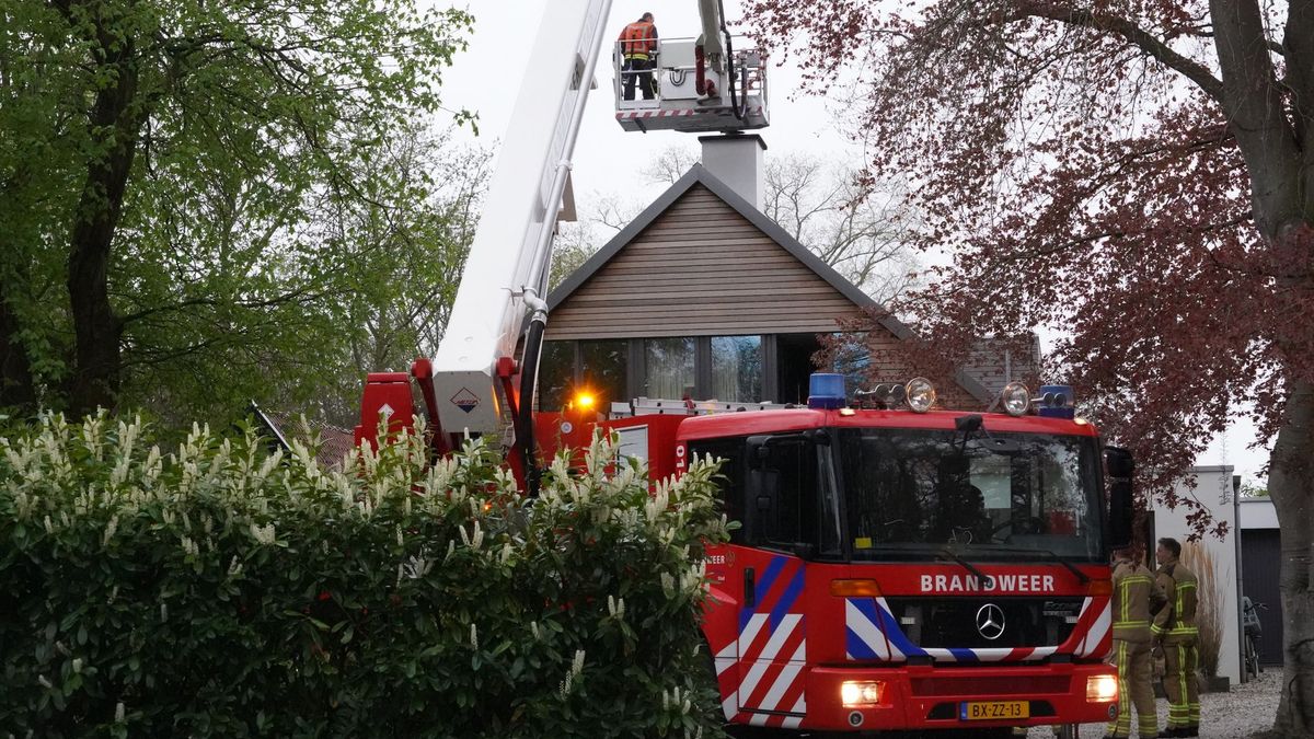 Schoorsteenbrand in Paterswolde