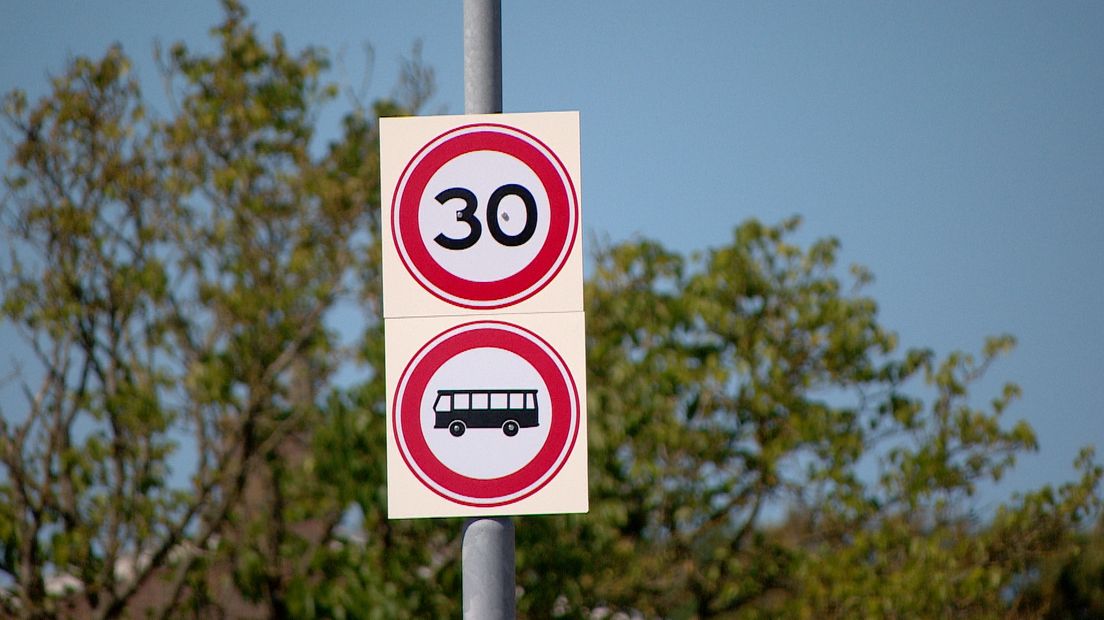 Bewoners Brouwerijweg Domburg zijn bussen zat