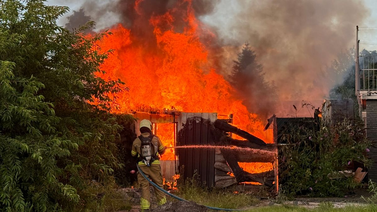 Grote brand in een schuur in Ypecolsga