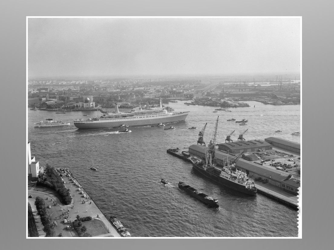 augustus 1959: proefvaart SS Rotterdam