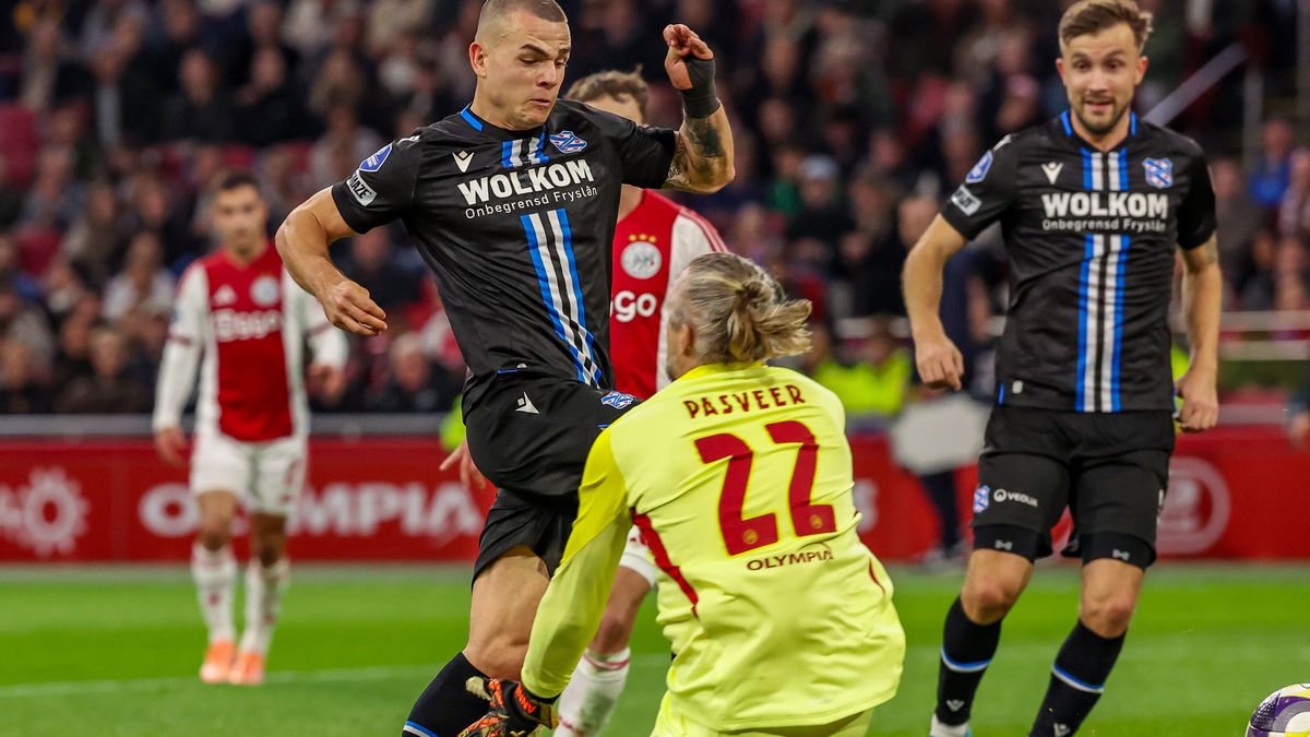Lees terug: Heerenveen pakt verdiend punt bij Ajax na fout van Pasveer