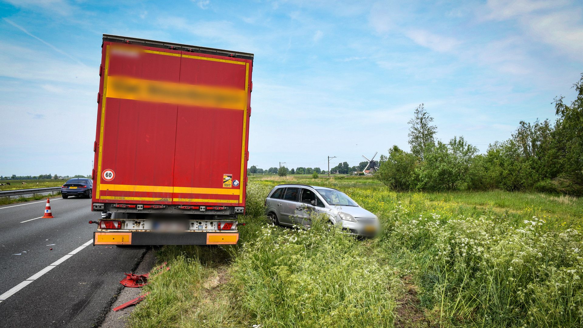 112-nieuws | Botsing Tussen Auto En Vrachtwagen - Man Zes Keer Zonder ...