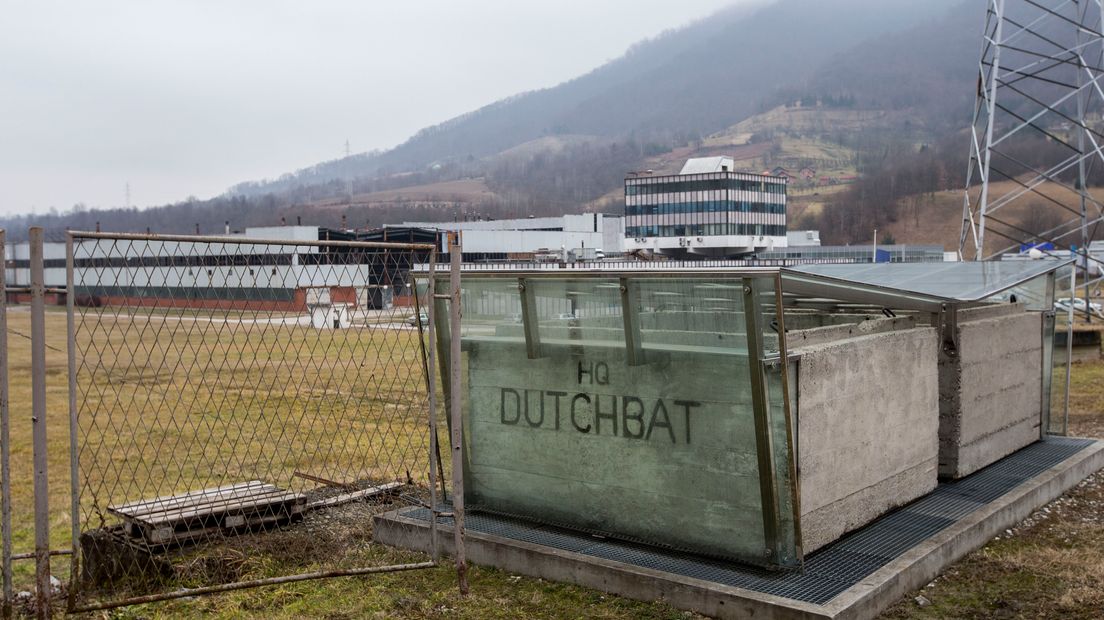 De voormalige entree van het hoofdkwartier van Dutchbat (Rechten: ANP / Vincent Jannink)