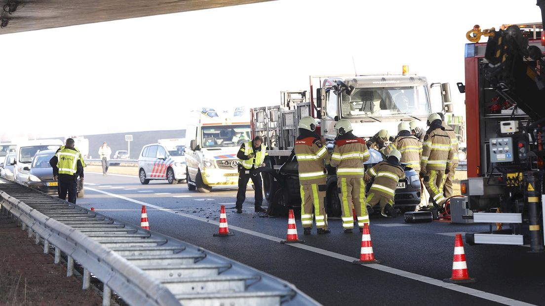 N50 tussen Kampen en Zwolle dicht na ongeluk