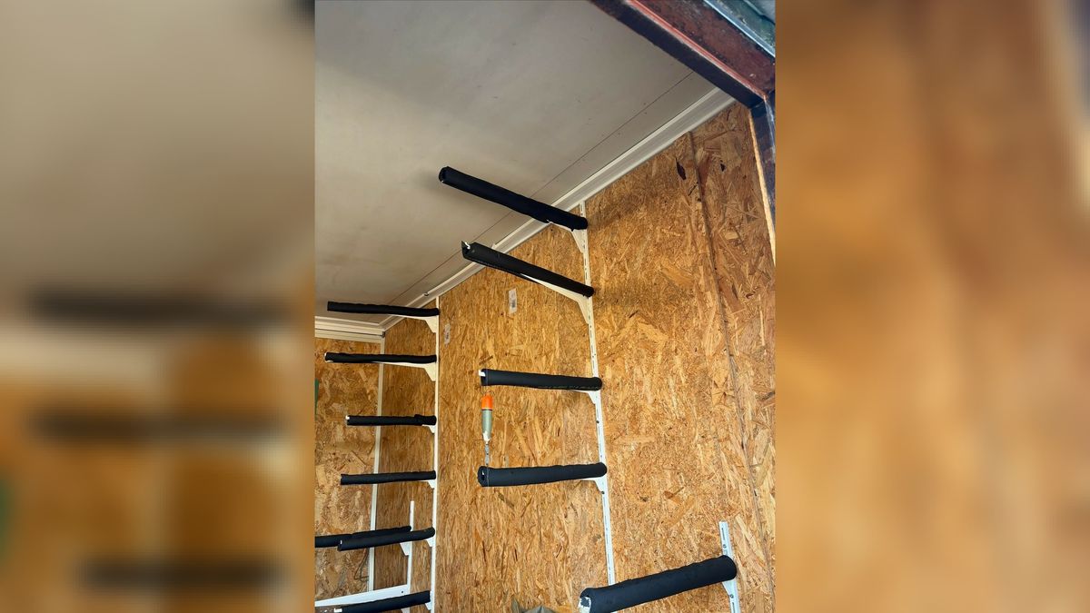 Fish Fun in Vrouwenpolder leeggeroofd: bivakmutsen, kapotte deur en lege hengelrekken