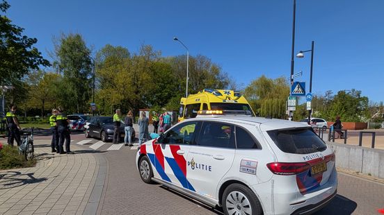 Fietsster naar ziekenhuis na aanrijding