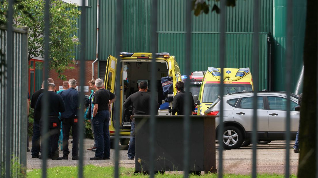 Bij een brand in ijzergieterij Lovink in Terborg zijn dinsdagmiddag twee gewonden gevallen. Een van hen is met brandwonden aan armen en been naar het ziekenhuis gebracht. Donkere rookwolken waren een tijd lang vanaf grote afstand te zien. Om 18.35 is het sein brand meester gegeven.