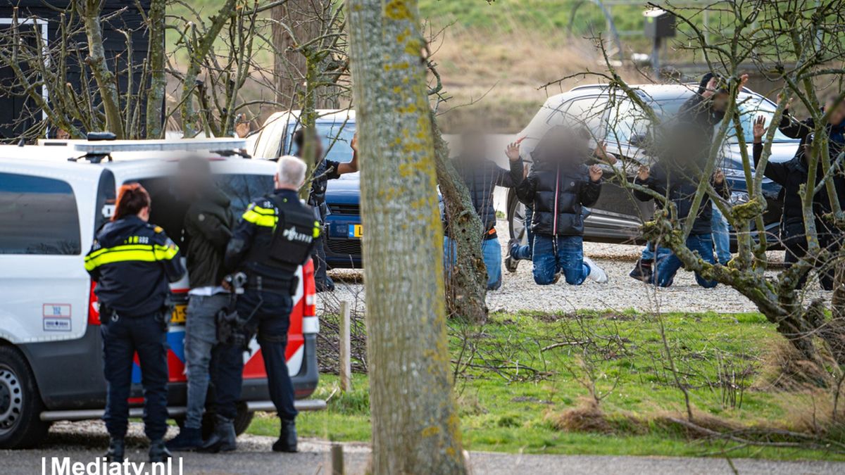 Rotterdammer (18) gewond bij schietpartij in polder bij Zwartewaal