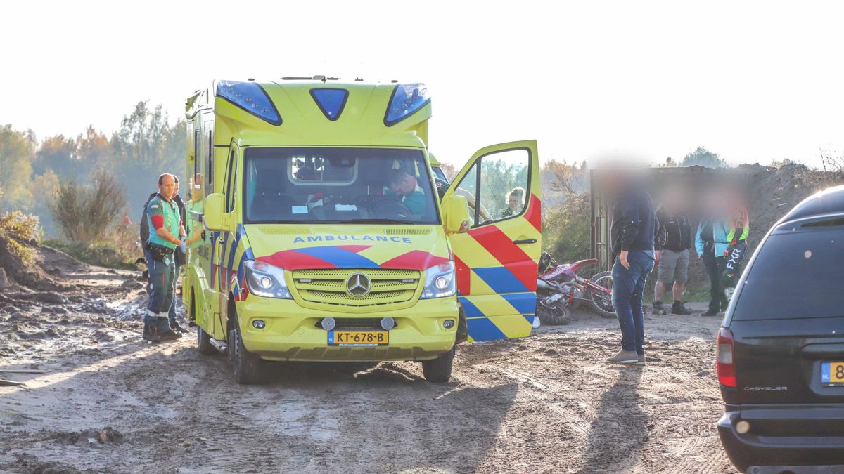 Motorrijder gewond na ongeluk in Emmer-Compascuum