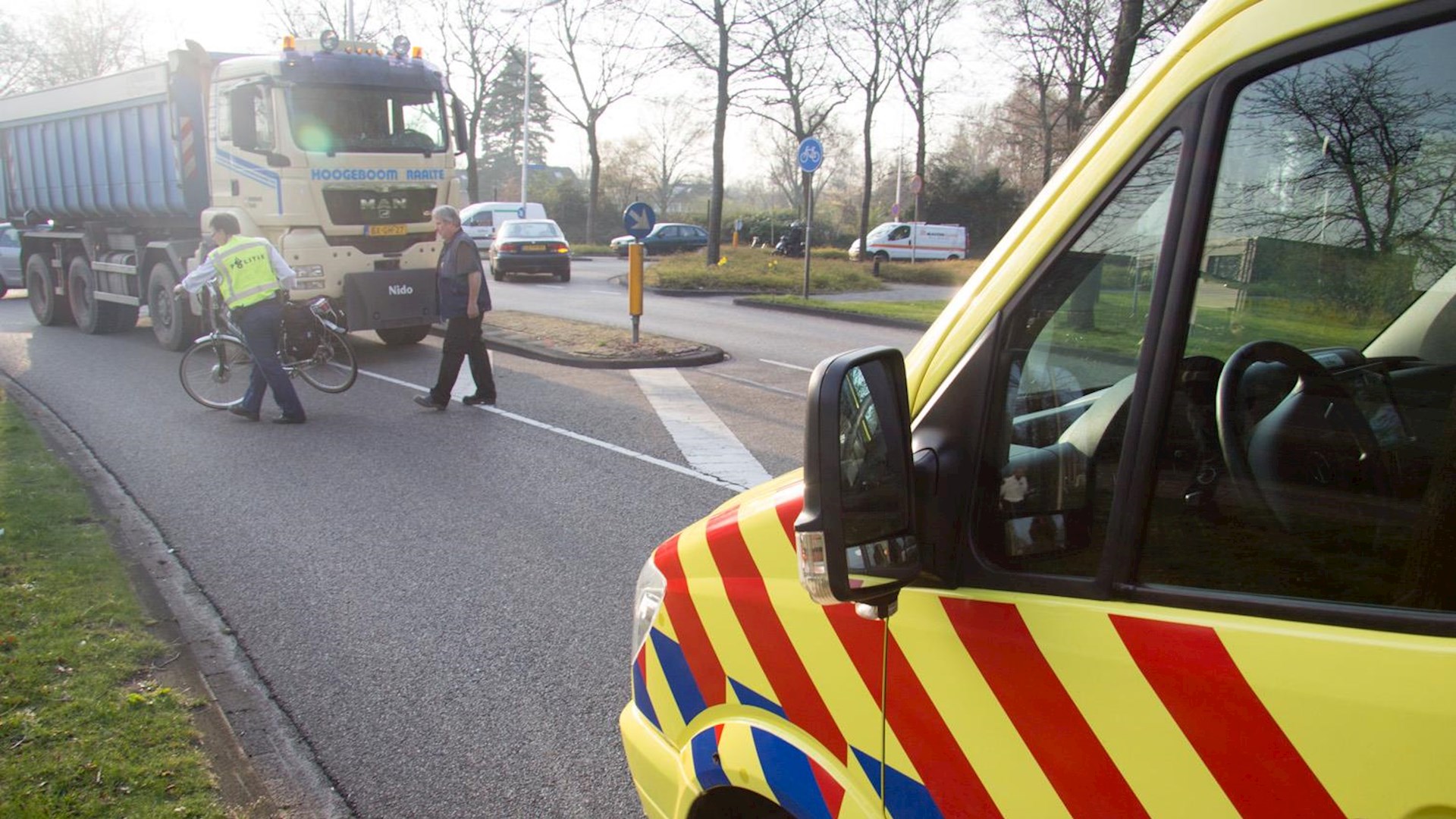 Fietsster Uit Raalte Aangereden Door Vrachtwagen - RTV Oost