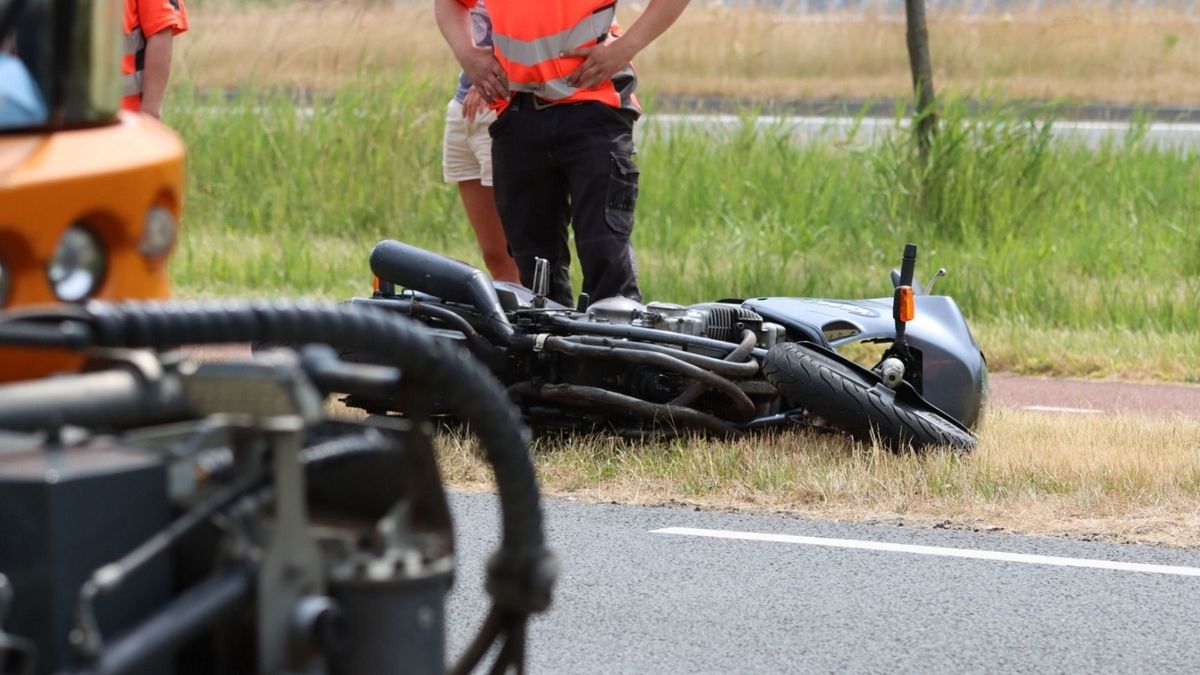 112 nieuws van 22 juni: Voetganger zwaargewond bij Oudhorne | Motorrijder onderuit