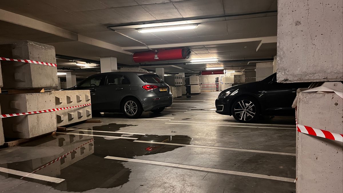 Buurtbewoners betalen voor parkeergarage, maar anderen rijden gratis naar binnen