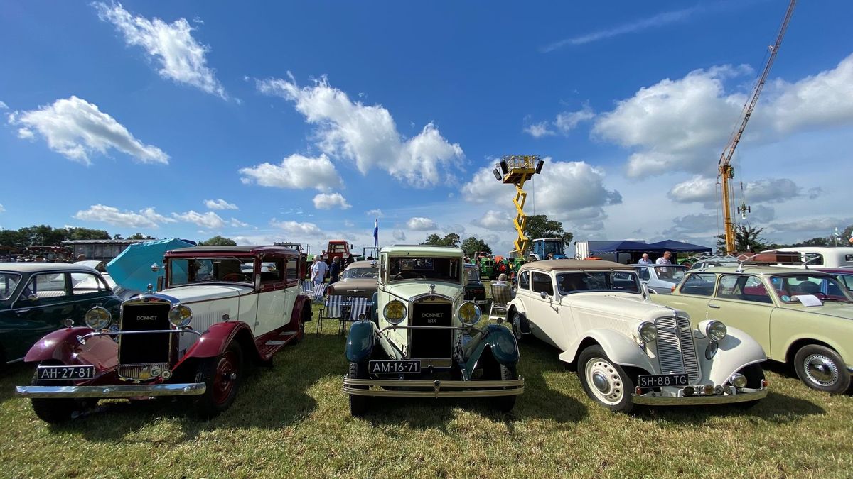 Blinkend chroom en pruttelende trekkers tijdens Oldtimerdag Saasveld