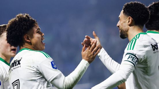 PEC maakt Zwolse feestavond compleet met ruime zege op Telstar en plek in linkerrijtje Nieuws