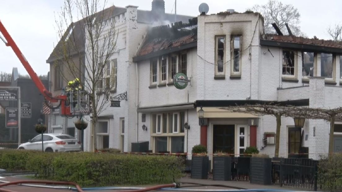 Er heeft woensdagmiddag een uitslaande brand gewoed in restaurant De Put aan de Oude Kleefsebaan in Berg en Dal. De brandweer gaf rond 16.30 uur het sein brand meester.