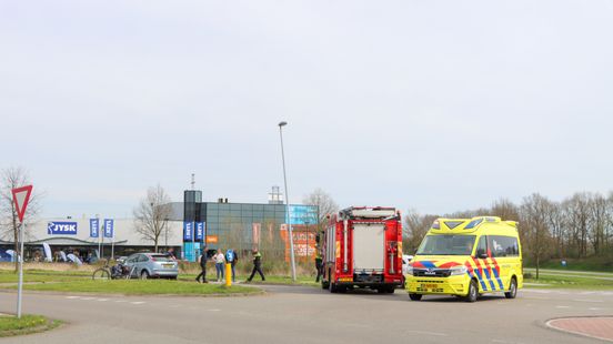 Fietser raakt gewond bij aanrijding in Emmen.