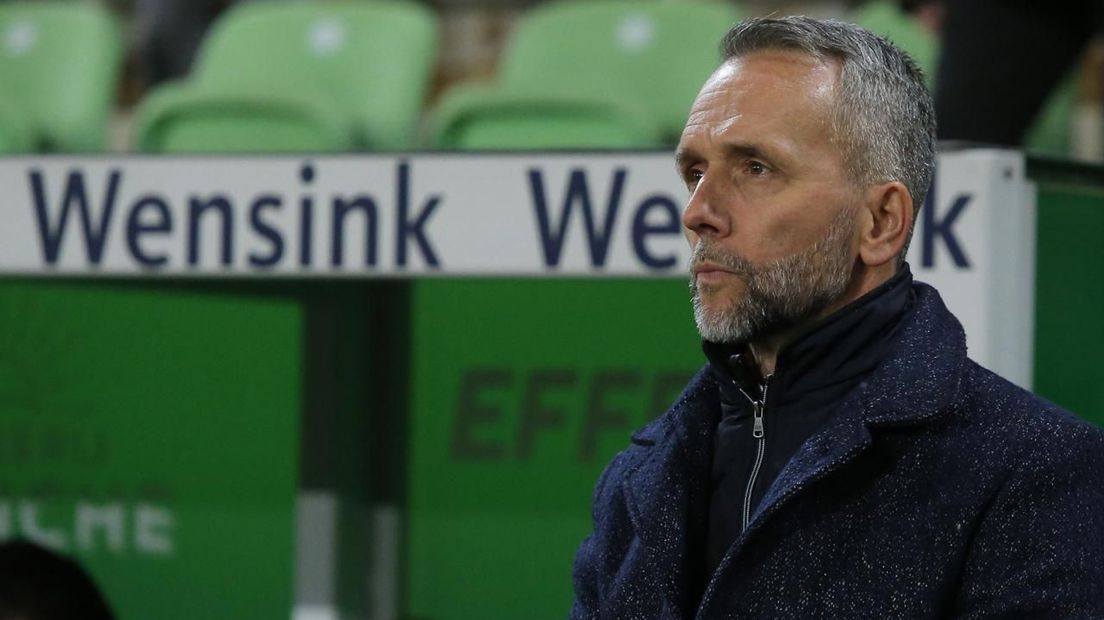 Adrie Poldervaart moest als 'hoofdtrainer' een bekeruitschakeling tegen Utrecht incasseren (0-1)