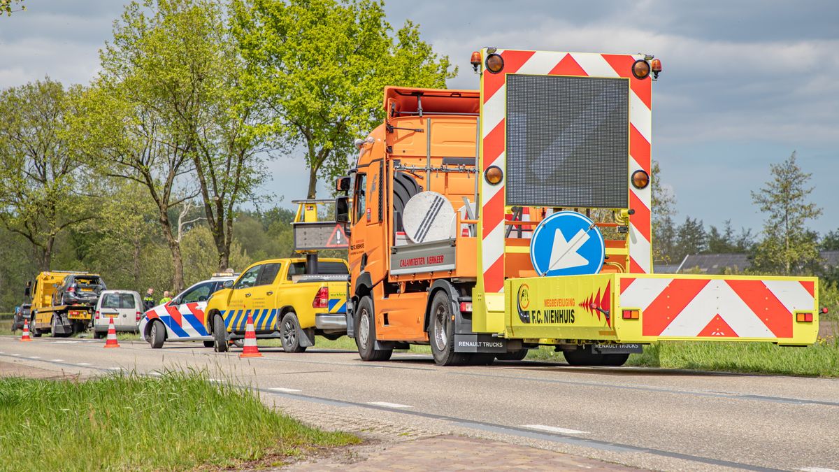 Twee gewonden bij ongeluk met drie auto's bij Ryptsjerk