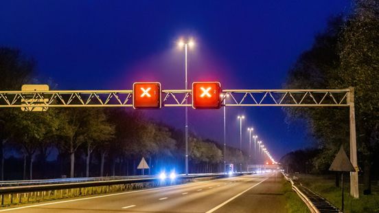 Ongeluk op A12, meerdere rijstroken dicht en file neemt toe