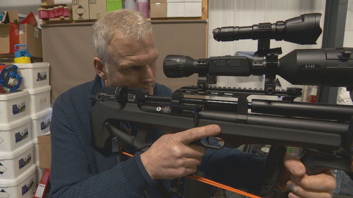 Ratten- en muizengif aan banden voor particulieren; rattenbestrijder moet oplossing bieden