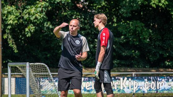 Duivenvoorden zet toon bij De Graafschap: 'Hard werken en normaal doen'