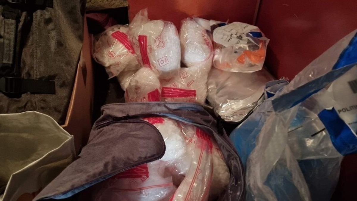 Ruim anderhalve ton cash en 30 kilo harddrugs in Sint Odiliënberg: twee aanhoudingen