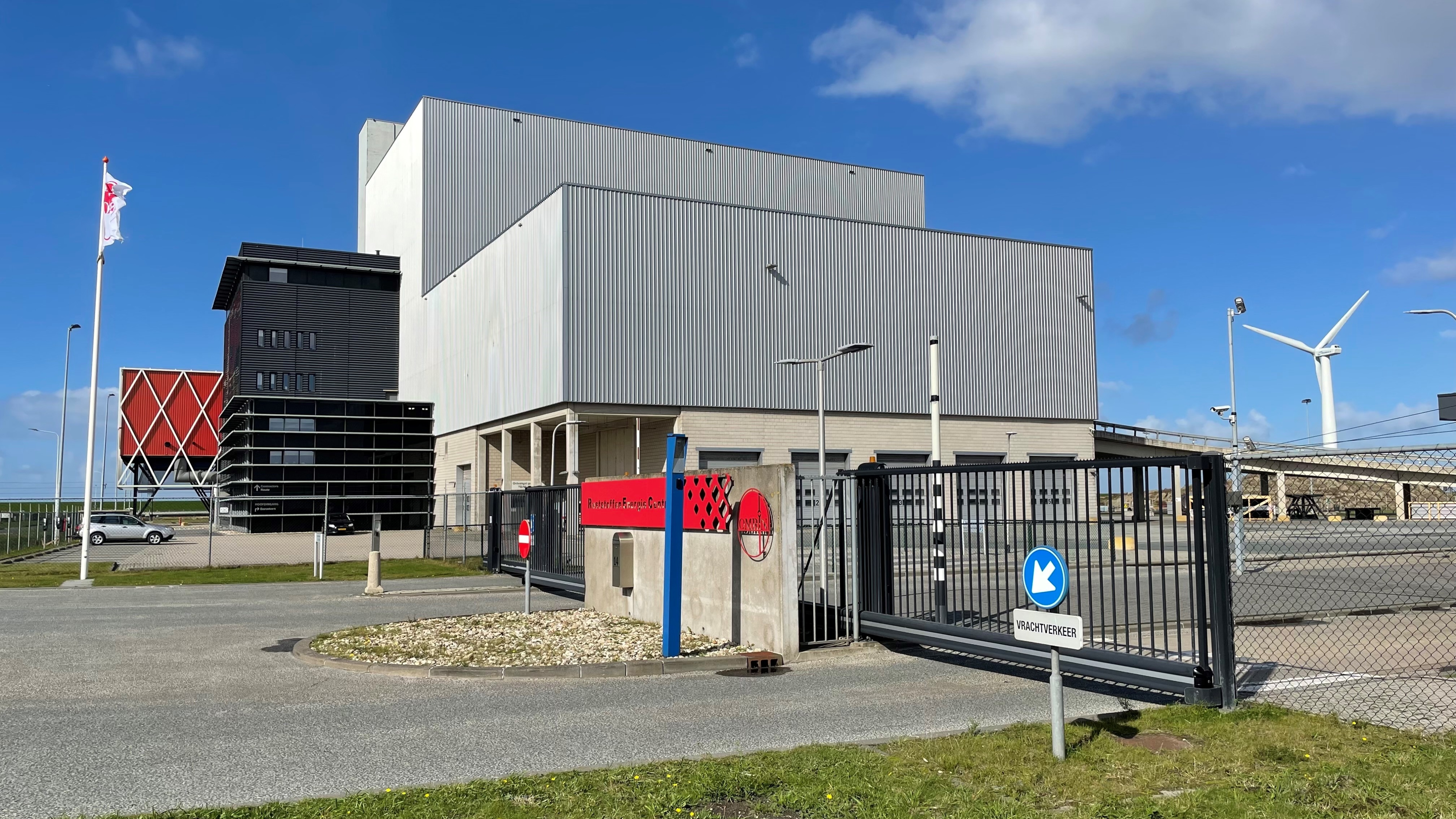 Provincie dreigt met dwangsom voor de uitstoot van de REC in Harlingen