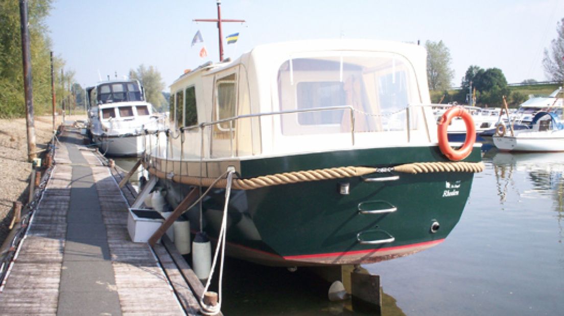 Schepen vast door laagwater
