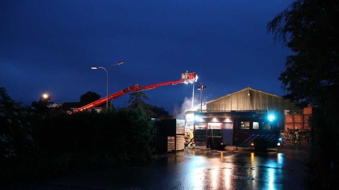 Grote schade door brand in schuur IJzendijke