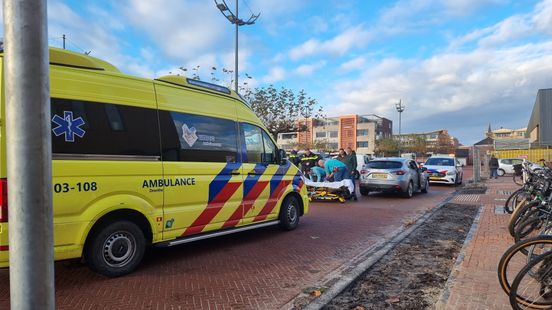 Voetganger raakt gewond bij aanrijding door auto in Roden.
