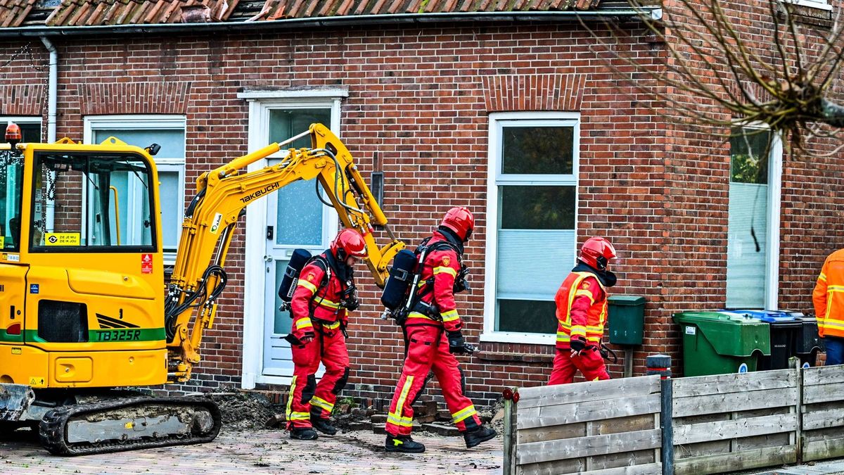 112-nieuws: Geen misdrijf bij ingestorte schuur Bellingwolde • Gewond persoon in Muntendam aangetrof