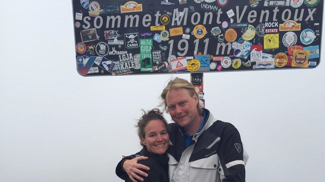 Niels en Kim op de top van de Mont Ventoux