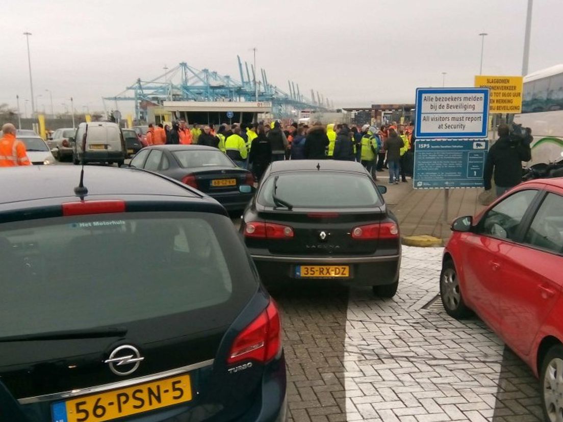 Werknemers blokkeren ingang Delta-terminal van ECT