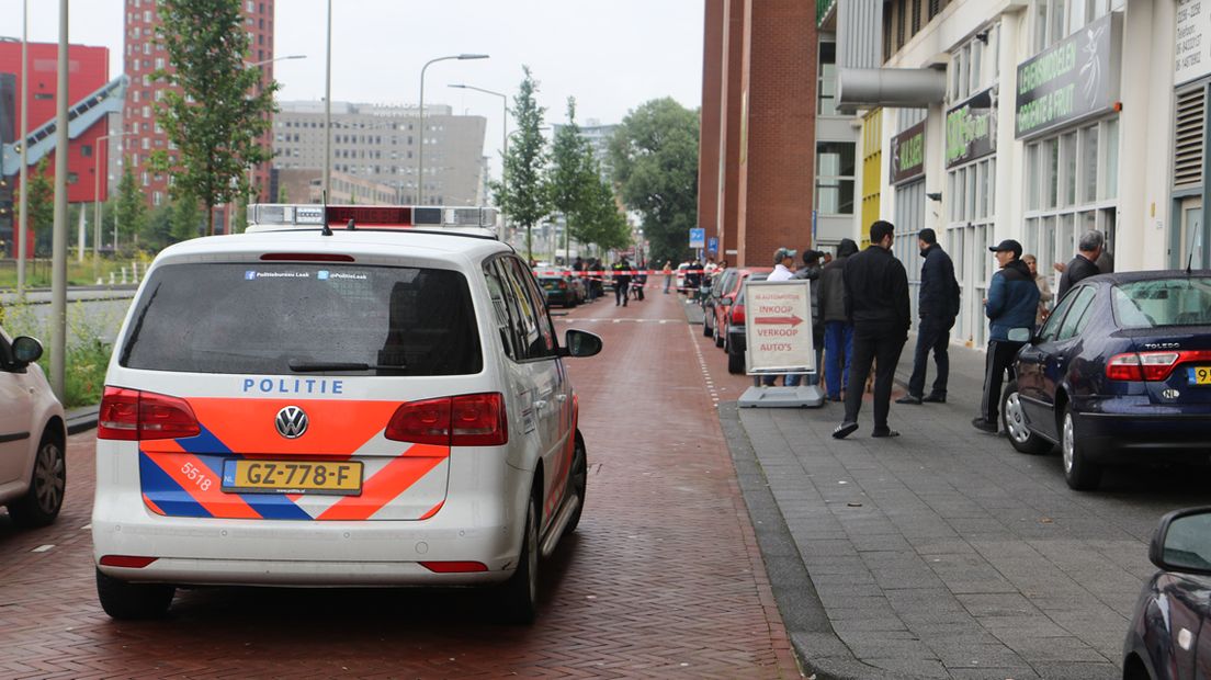 Veel politie bij Neherkade.